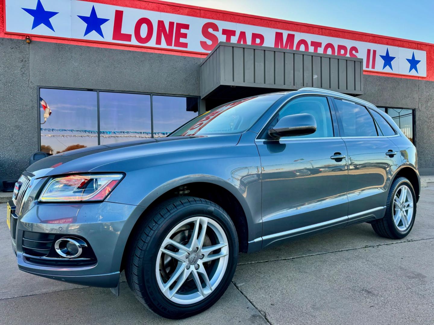 2013 GRAY AUDI Q5 PREMIUM PLUS (WA1LFAFP1DA) , located at 5900 E. Lancaster Ave., Fort Worth, TX, 76112, (817) 457-5456, 0.000000, 0.000000 - This is a 2013 AUDI Q5 PREMIUM PLUS 4 DOOR SUV that is in excellent condition. There are no dents or scratches. The interior is clean with no rips or tears or stains. All power windows, door locks and seats. Ice cold AC for those hot Texas summer days. It is equipped with a CD player, AM/FM radio, A - Photo#1